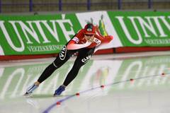 Vanessa Bittner gewinnt mit fast einer Sekunde Vorsprung die 500m sowie das Massenstartrennen der Damen. Sie kann somit den Gesamtweltcup auf diesen zwei Distanzen für sich entscheiden.